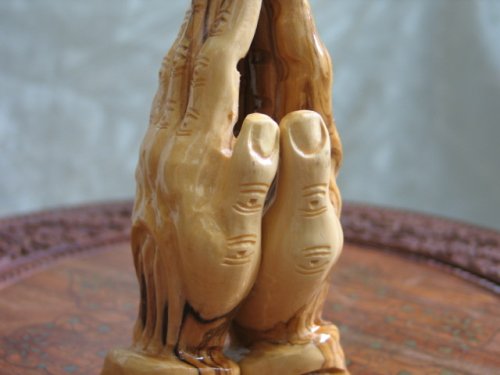 Olive-Wood-Praying-Hands-Carving-Made-in-Bethlehem-0-1